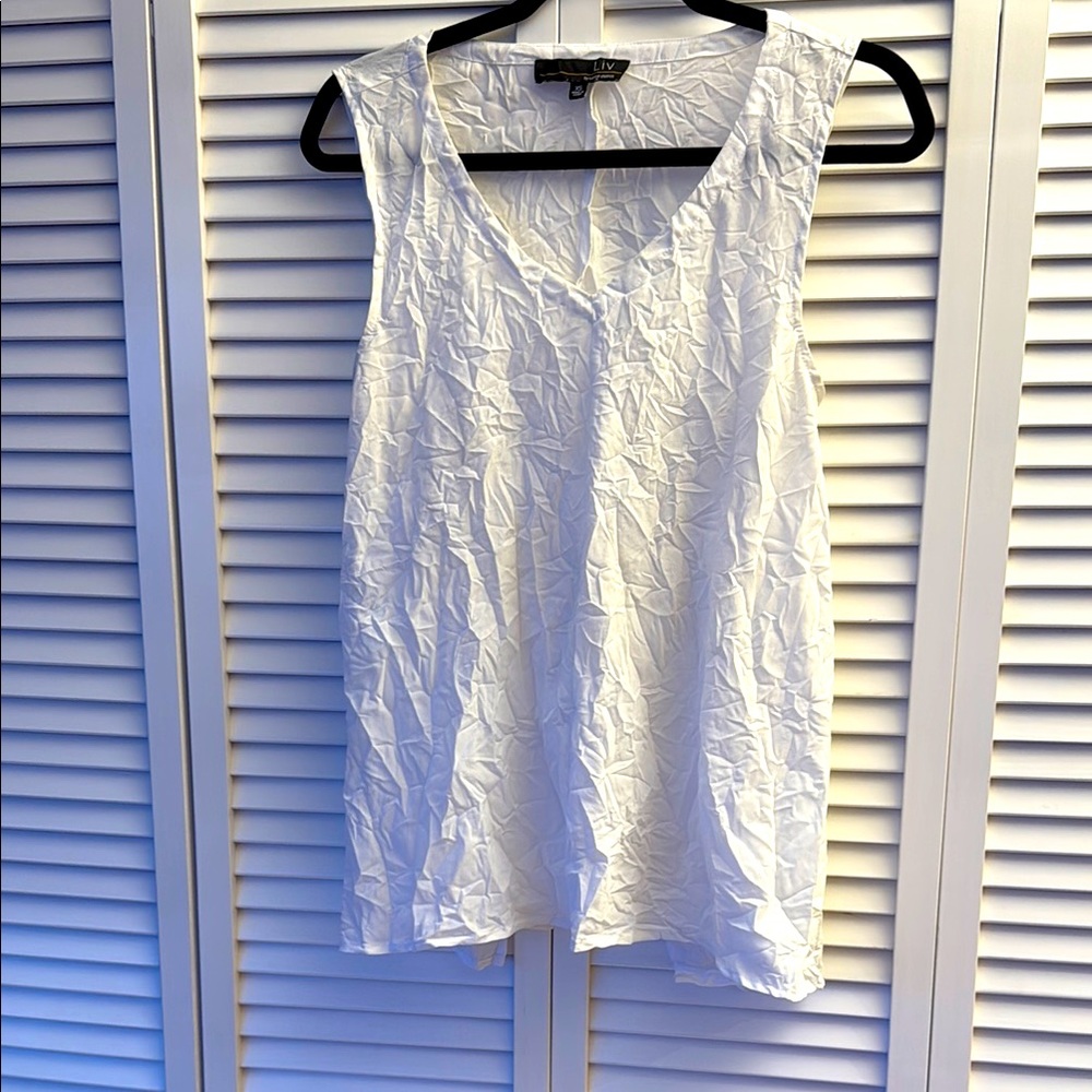 Liv by habitat clothes whit A line crinkle blouse .